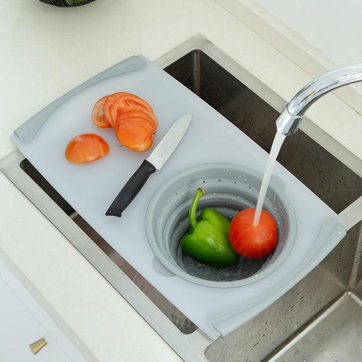 Kitchen Plastic Chopping Board with Strainer